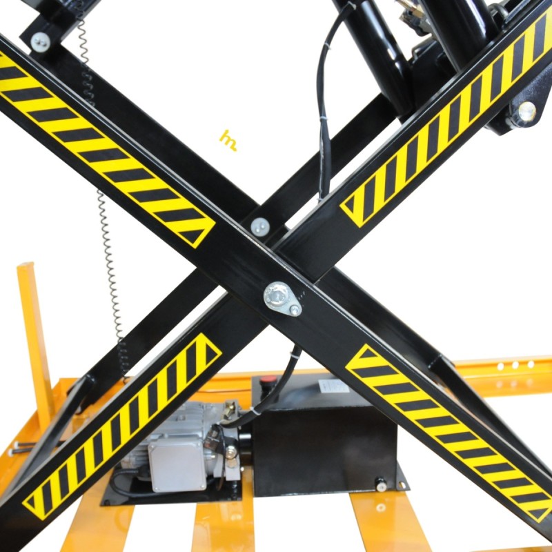 Zoom a las tijeras de la Mesa elevadora eléctrica 2000 kg Plataforma 1700x1000 mm